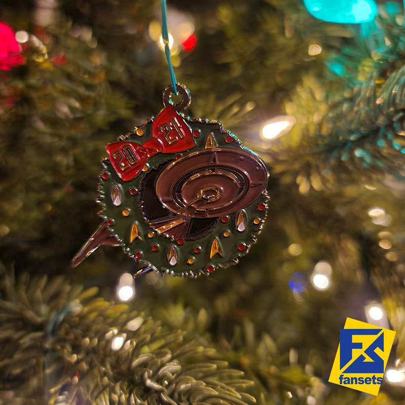 Star Trek Discovery NCC-1031 WREATH Christmas/Holiday Pin 2021